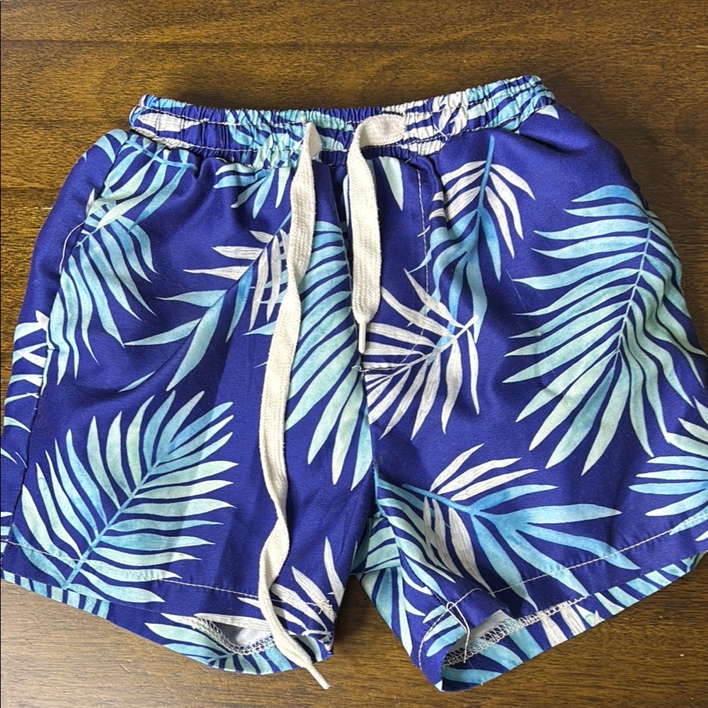Tropical Blue Leaf Print Women's Shorts